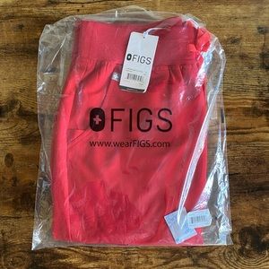 NWT Winning Red Small/Tall Figs Joggers